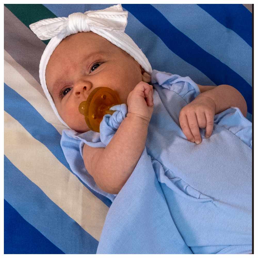 مي - حاملة لهاية عضوية مع دمية قماش - قطن كرنكل شاش - نوغا