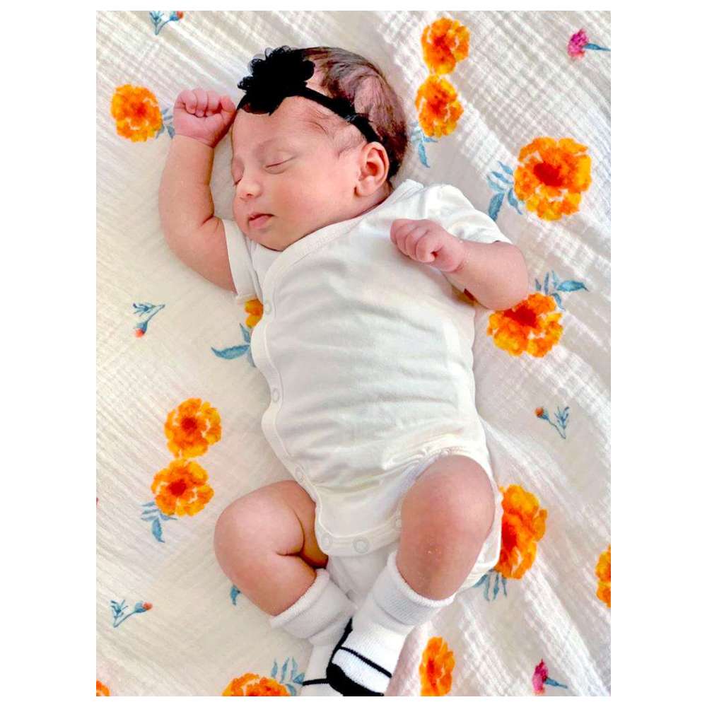 بطانية موسلين عضوية من مالابار بيبي - زهور القطيفة