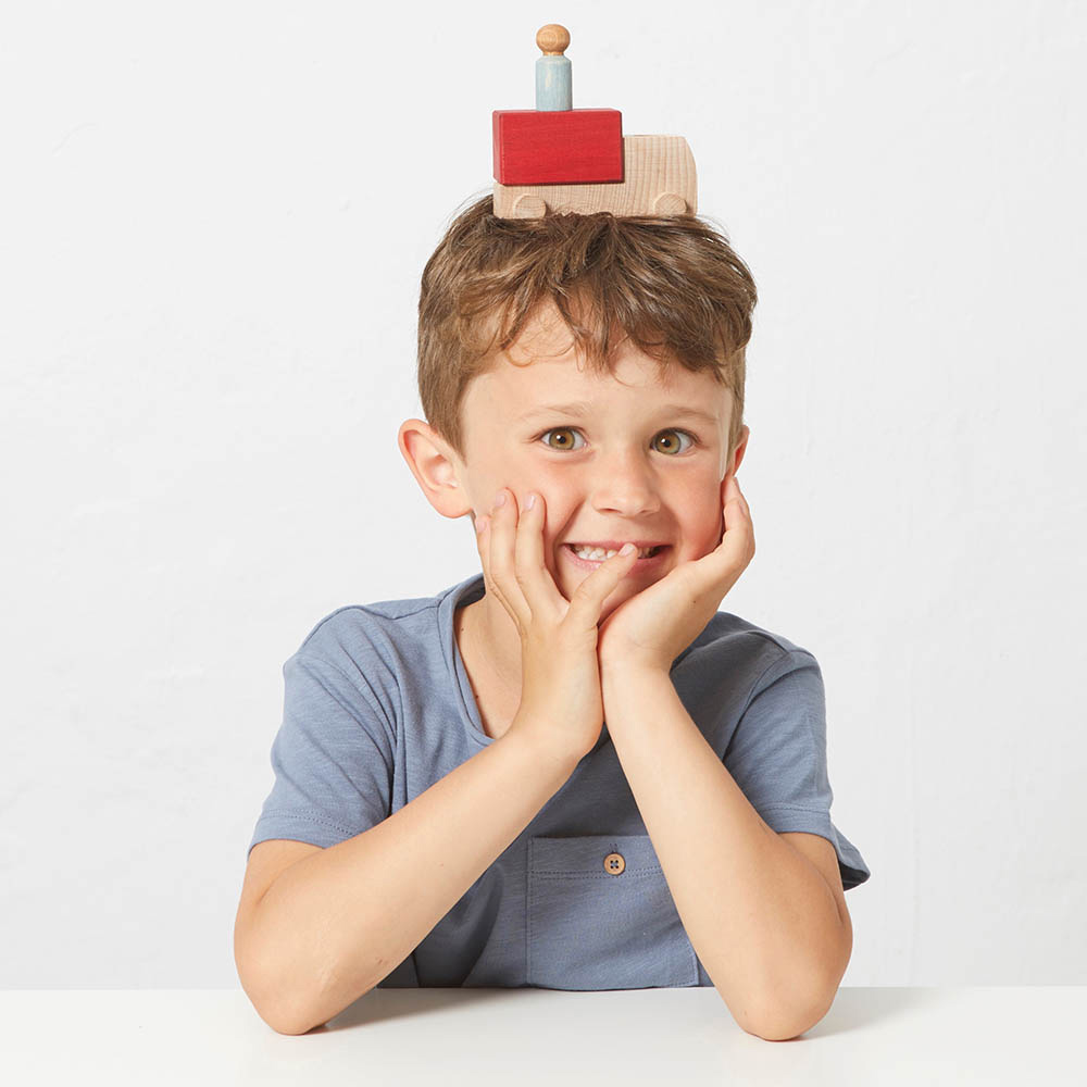 Lubulona - Wooden Truck With Driver - Red