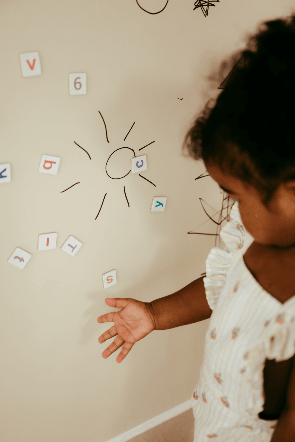 Flok - Self-Adhesive Multi-Purpose Mag Wall - Arch - Pebble