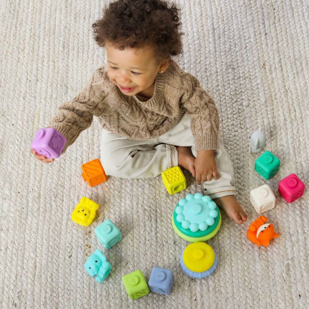 إنفانتينو - مجموعة ألعاب التكديس