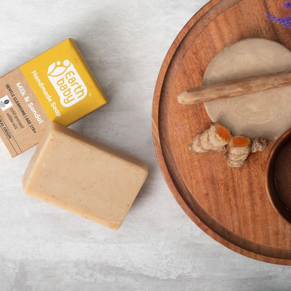 إيرث بيبي - صابون استحمام طبيعي مصنوع يدويًا بالحليب والصندل - قطعة واحدة - 100 غرام