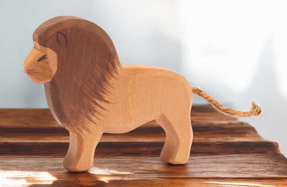 أوستهايمر - لعبة خشبية - أسد - 12 سم