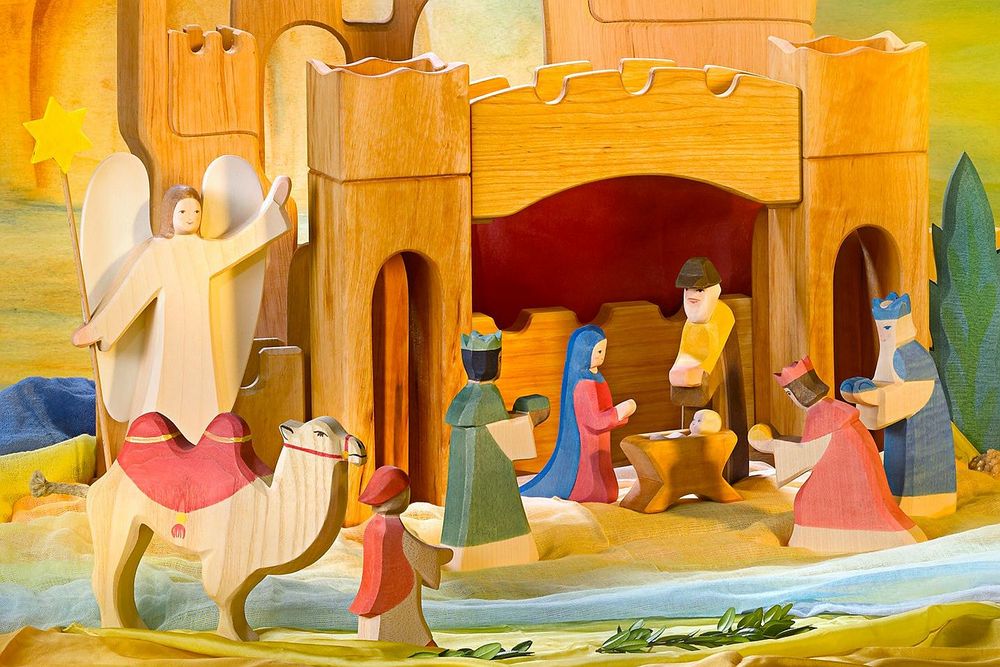 أوستهايمر - لعبة خشبية - جمل مع سرج - 13 سم