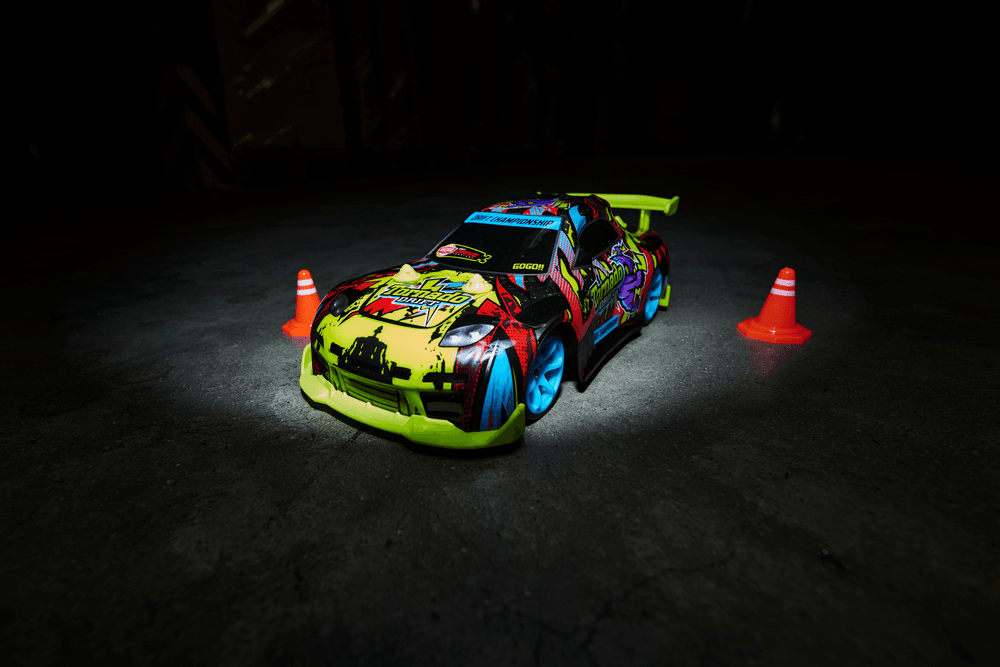 ديكي - مجموعة لعب سيارة تورنادو مع جهاز تحكم عن بعد