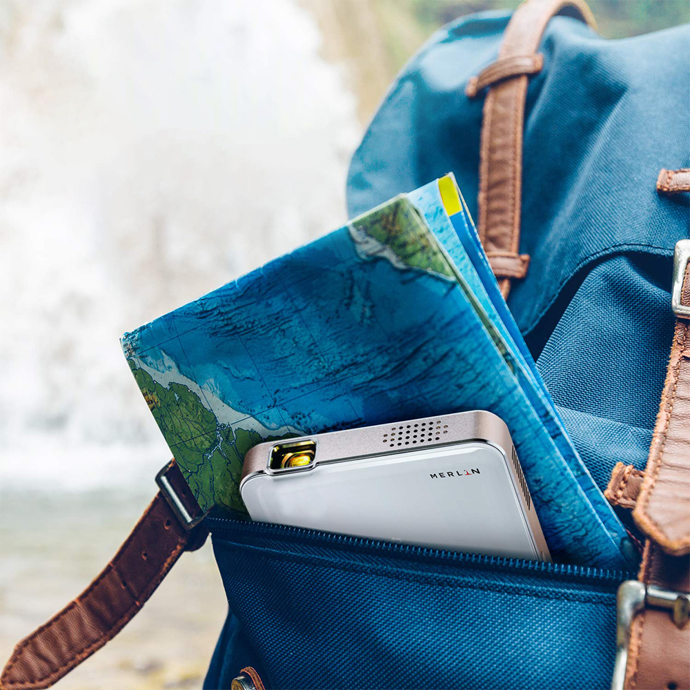 ميرلين - جهاز عرض لاسلكي فائق الصغر عالي الدقة - أبيض