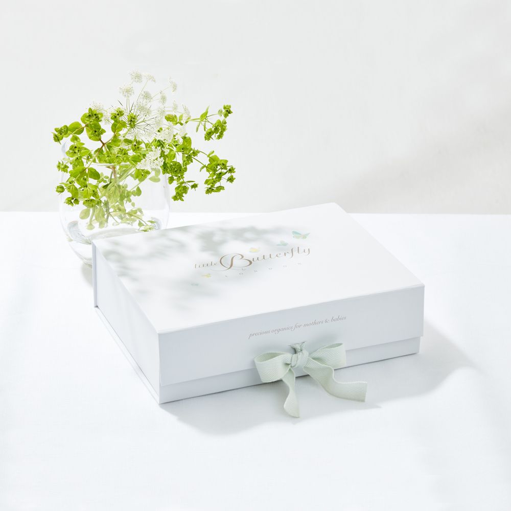 ليتل باترفلاي لندن - علبة هدايا عضوية فاخرة للأطفال - عبوة من 4 قطع