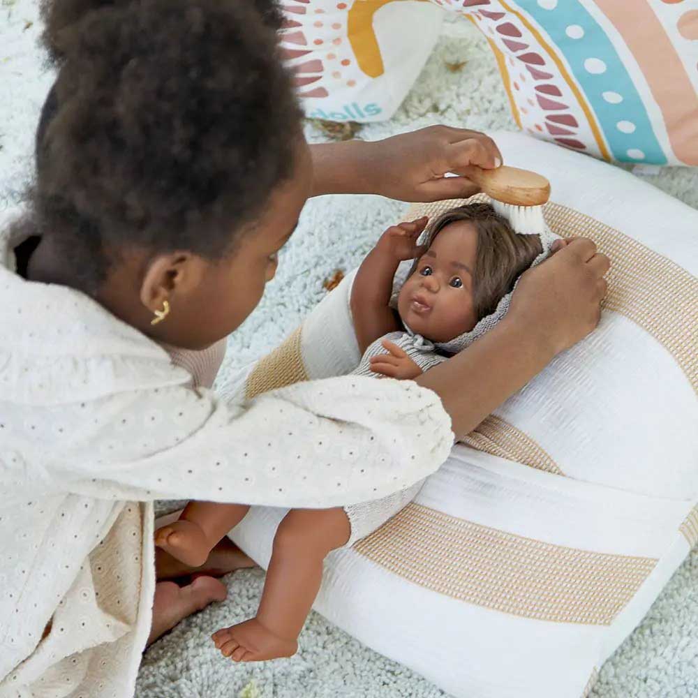 ميني لاند بيبي - دمية طفل سكان الأستراليون الأصليين - بنت - 38 سم