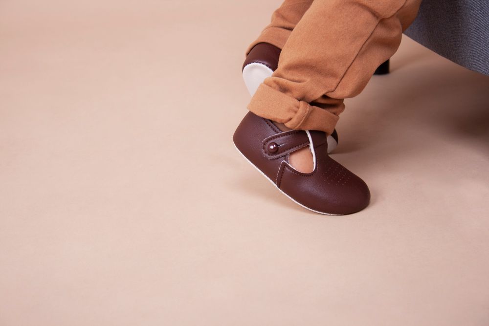 إيرلي ديز - حذاء أطفال ما قبل المشي - بني