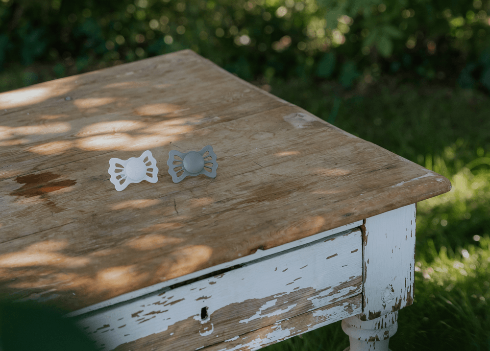 Frigg - Lucky Symmetrical Silicone Pacifier 0-6M - S1 - Portobello/Cream - 2 Pcs