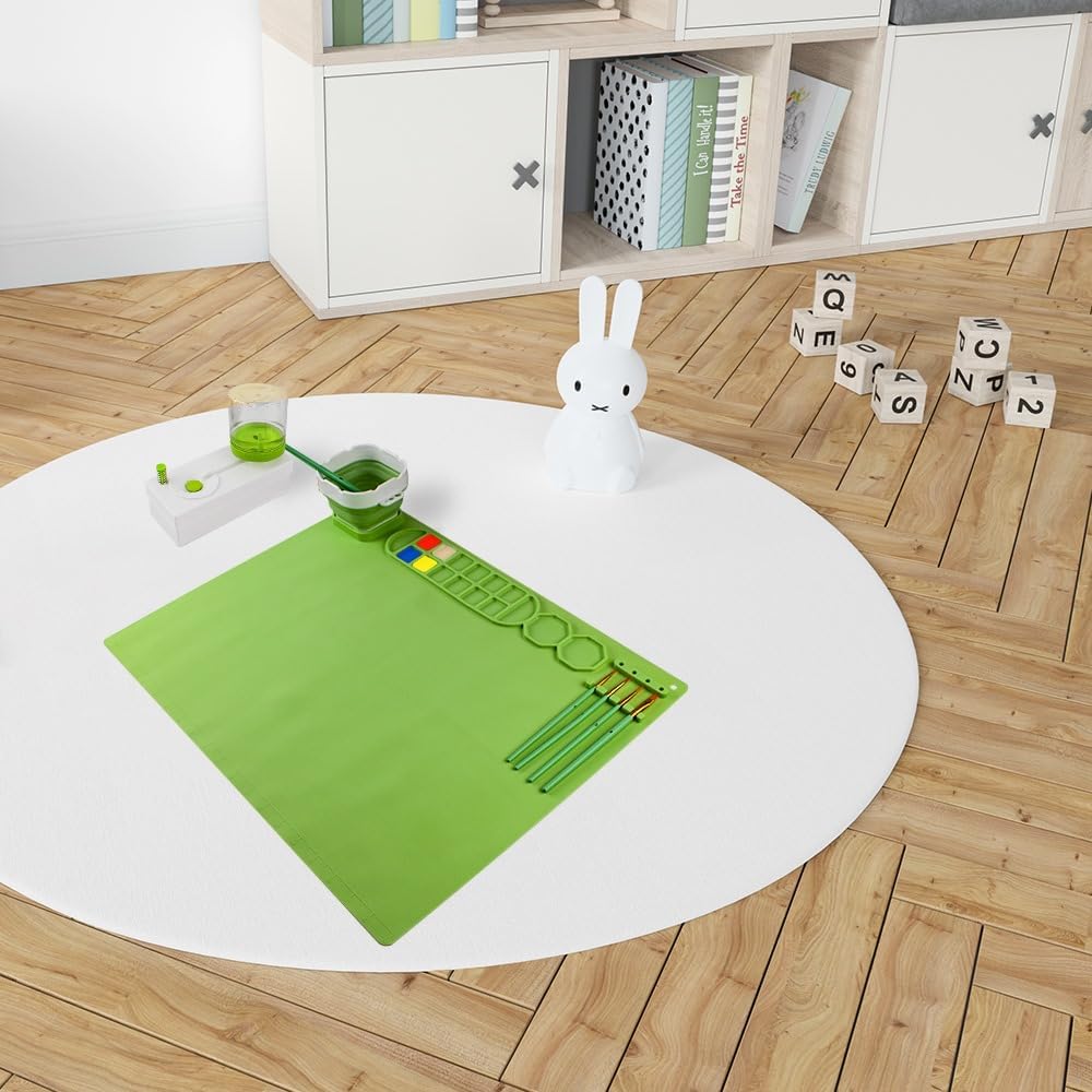 UKR - Silicone Painting Mat With Foldable Cup & Paintbrushes - Green