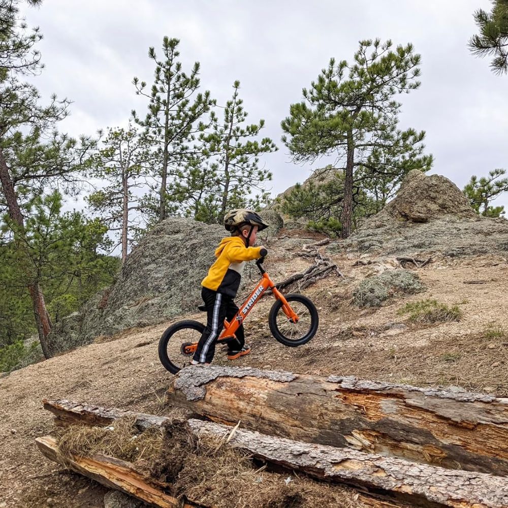 سترايدر - دراجة توازن للأطفال 14 اكس - دراجة تدريب بدون دواسة - هيكل خفيف - مقعد ومقود قابلان للتعديل - لعمر 3 إلى 7 سنوات