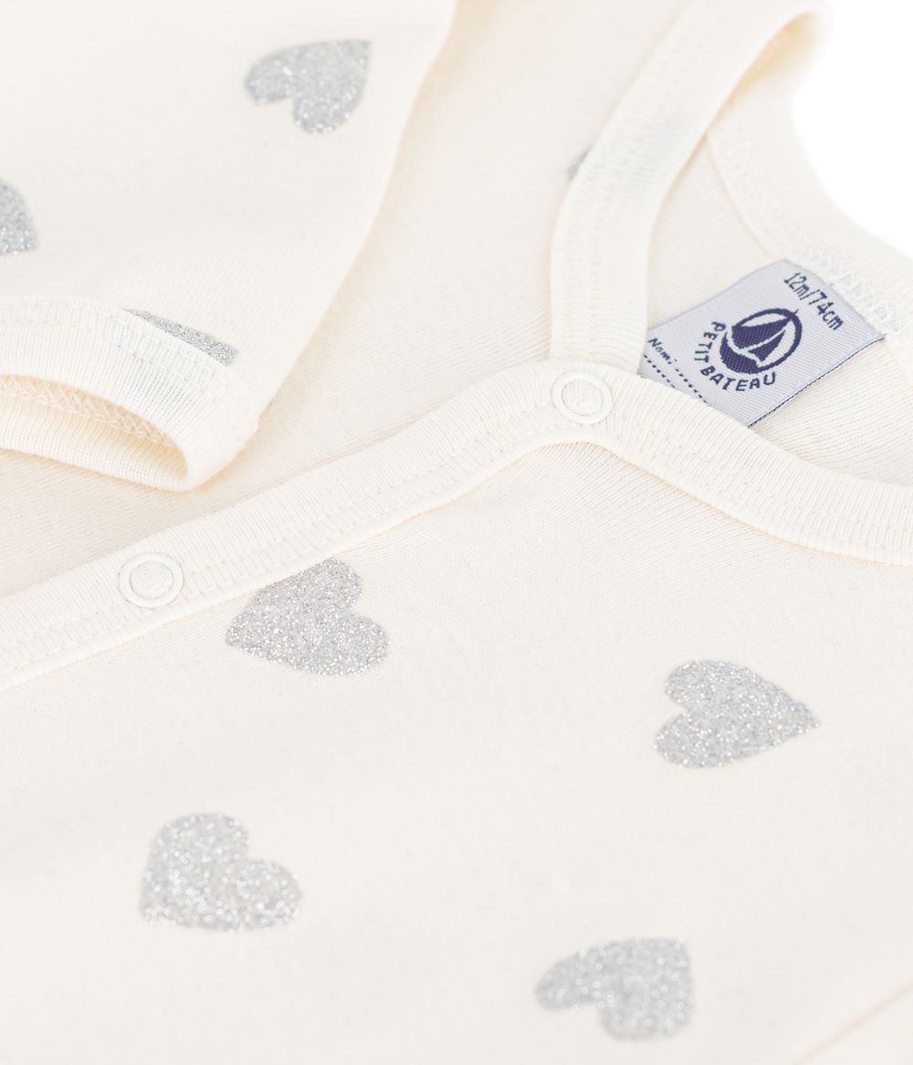 بيتي باتو - ملابس نوم مطبوعة بقلوب للبنات الرضع - أبيض حليبي/أزرق أرجنت