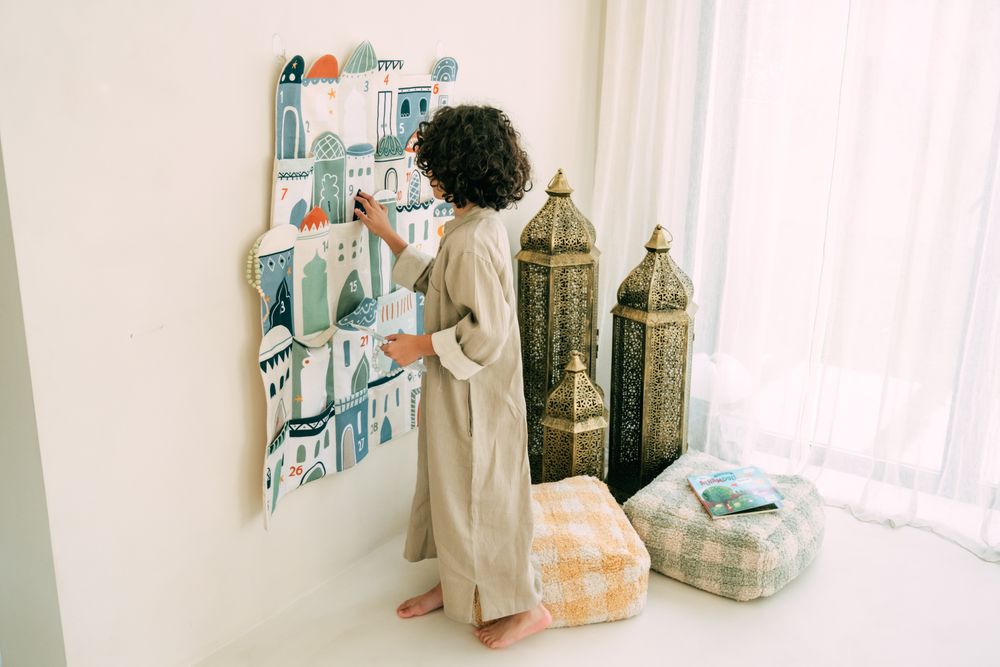 ميزون تيني - ثوب من الكتان بأكمام طويلة  - بيج غامق