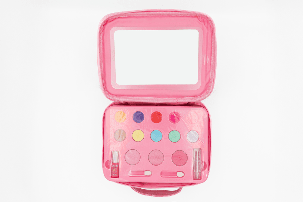 Shush! - Cool Cosmetic Travel Kit