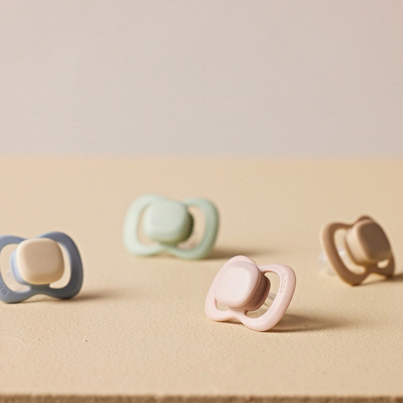 بي. بوكس ​​- لهاية سيليكون من ٠ إلى ٦ أشهر - عبوة من قطعتين - بلاش/لاتيه