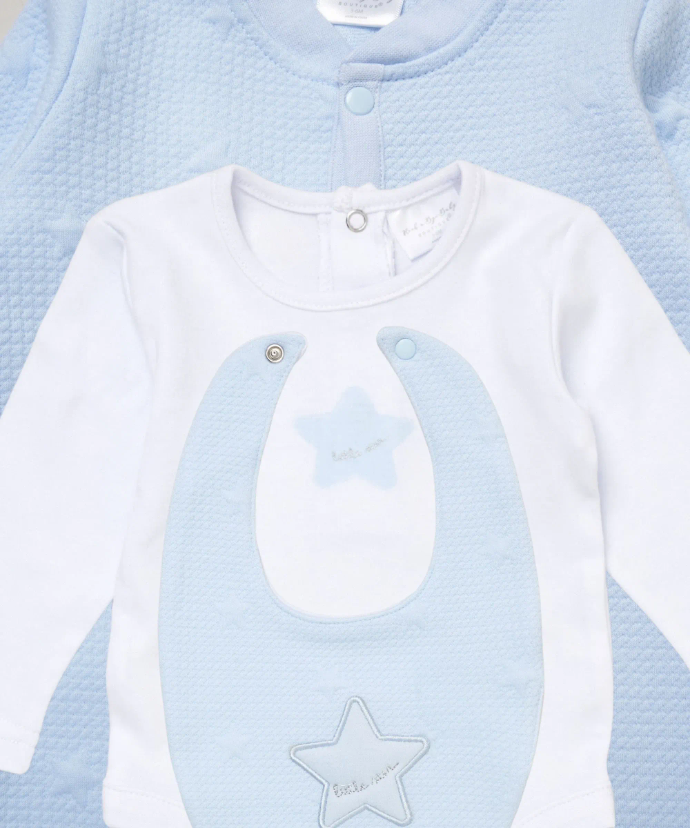 طقم روك أ باي بيبي - 3 قطع - بدلة نوم، وبدلة داخلية، ومريلة للأولاد - أزرق