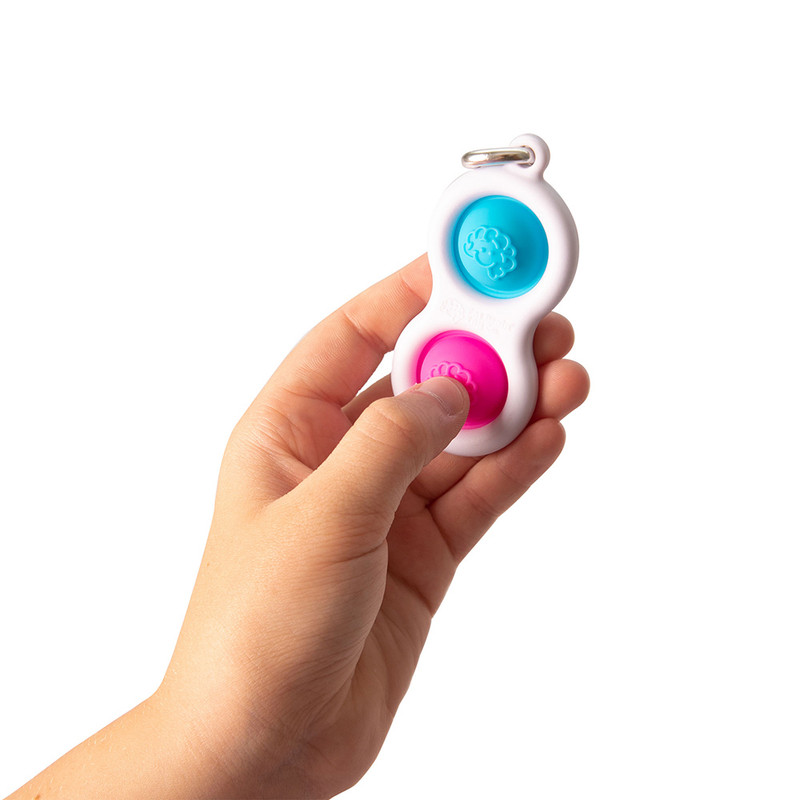 فات برين تويز - سلسلة مفاتيح على شكل غمازة بسيطة - قد يختلف اللون - قطعة واحدة