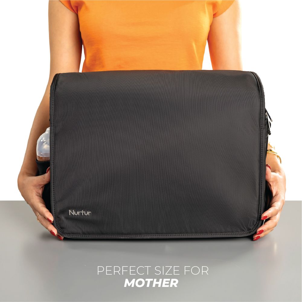 نورتشر كوزي - شنطة حفاضات مترو للكتف - أسود