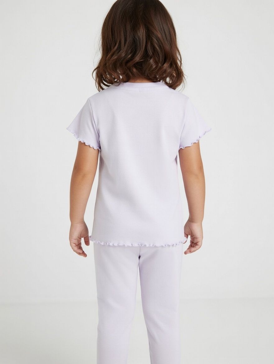 بيت الدمى من غابي - طقم من قطعتين - تيشيرت وبنطال مطبوع بأكمام قصيرة للبنات - لون أرجواني فاتح