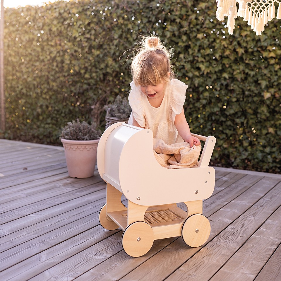 جابادا بادو - عربية الدمية - بيج