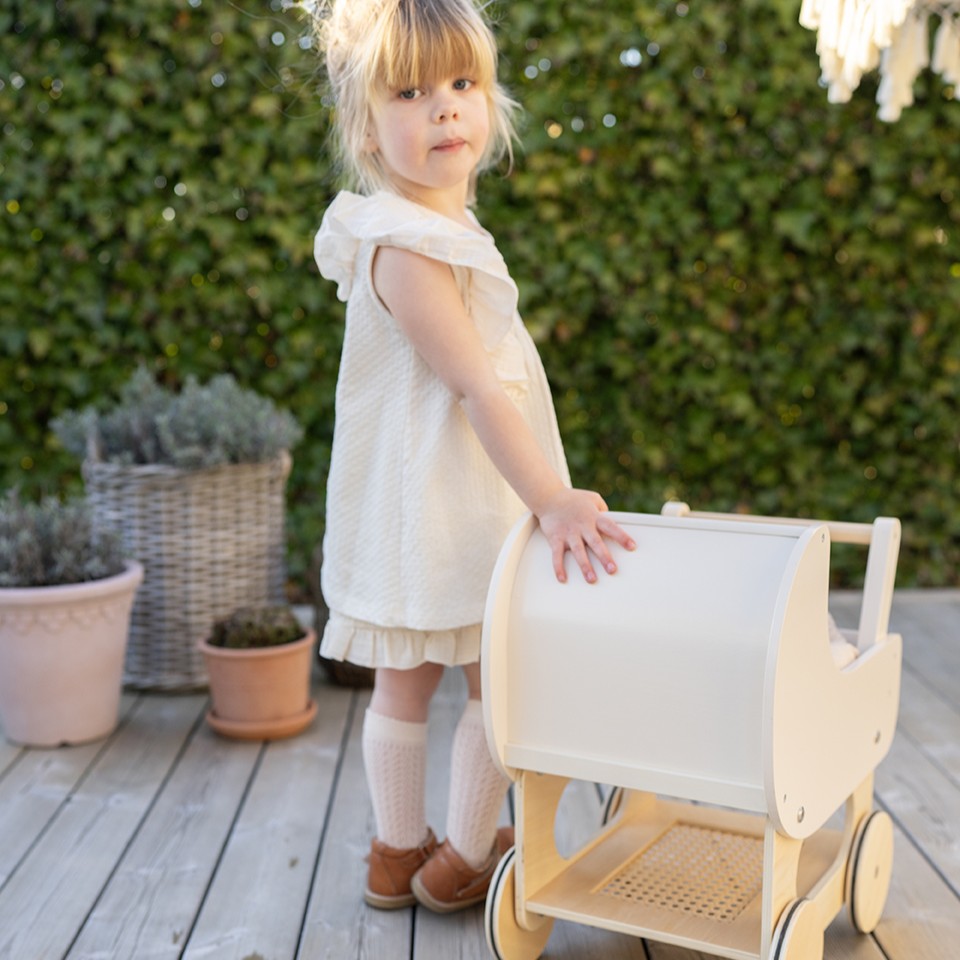 جابادا بادو - عربية الدمية - بيج