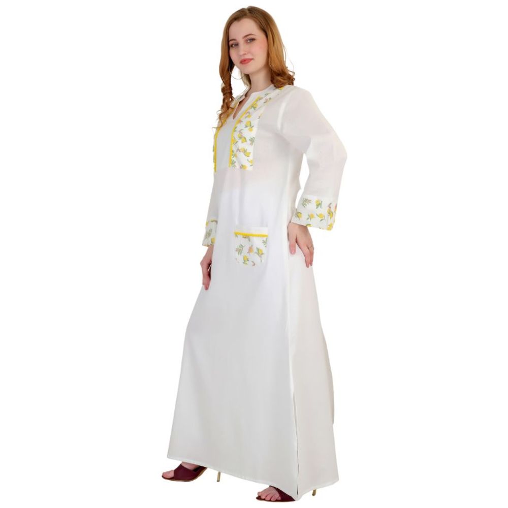 أرتيميا - جلابية نسائية من القطن بمظهر الكتان مع نير مطبوع وجيوب وتفاصيل دانتيل - أبيض