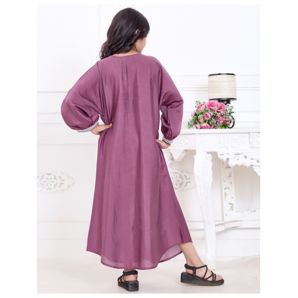 Artemea - Soft Shiny Satin Finish Silver Lace Embroidered Jalabiya