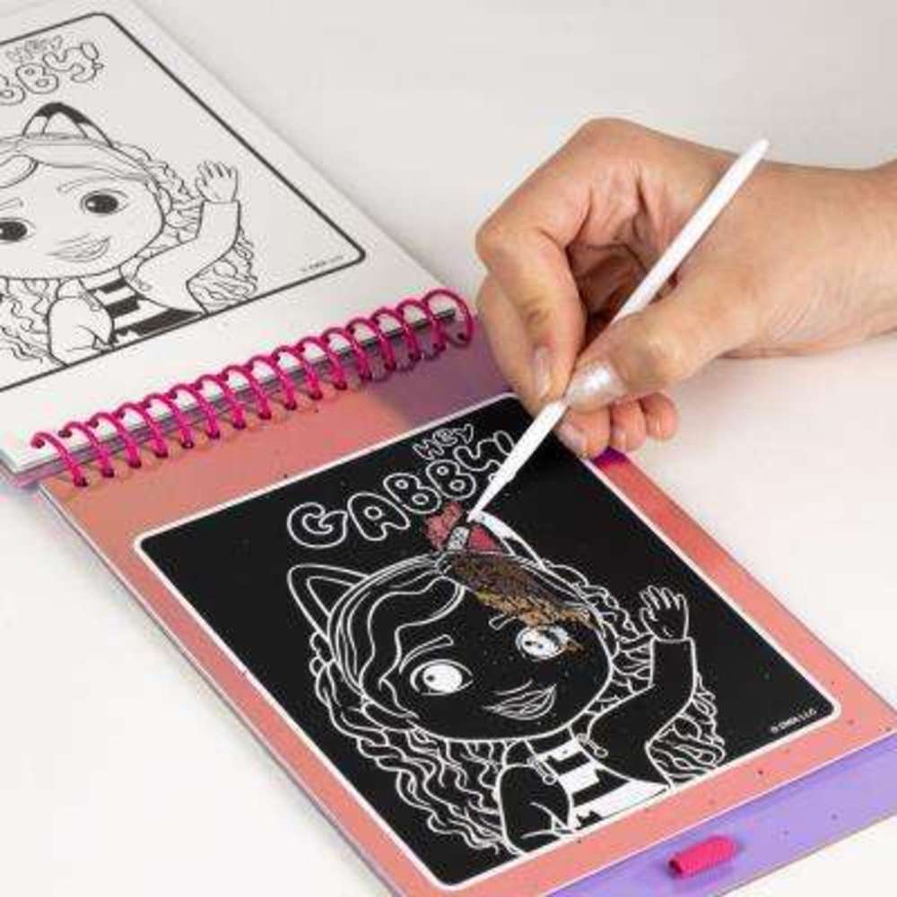 سيردا - كتاب خدش بيت الدمية جابي مع قلم