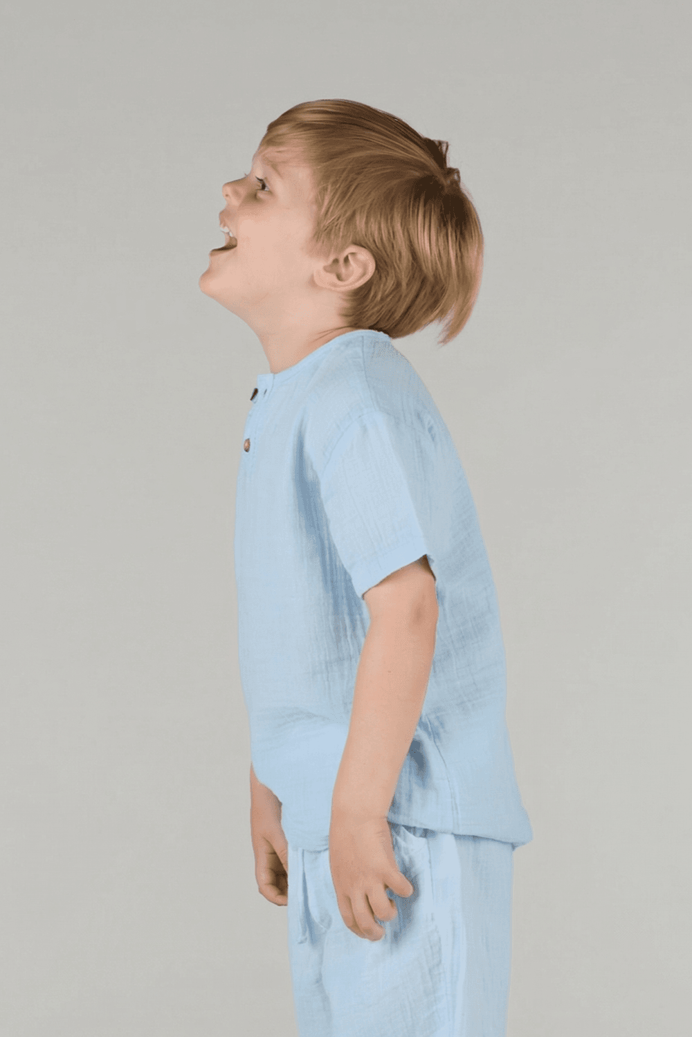 تيشيرت "جاست نيتشر" للأولاد بأكمام قصيرة وأزرار جوز الهند