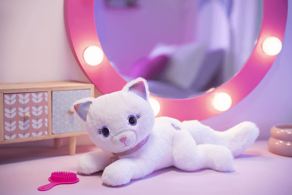 جيبسي - دمية القطة بيلا فاشونيستا المحشوة - بيضاء - 30 سم