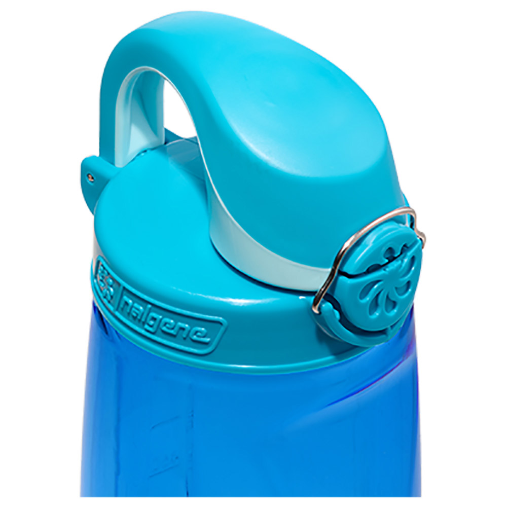 نالجين - زمزمية تريتان "أون ذا فلاي" بلون أزرق داكن جليديّ مستدام - 700 مل