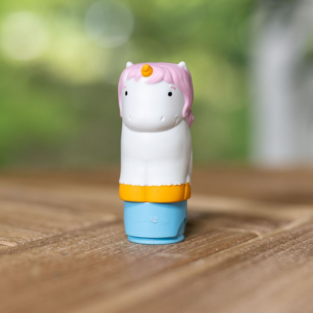 مجموعة ملصقات ميليسا آند دوغ واو! طوابع ودفتر أنشطة - يونيكورن