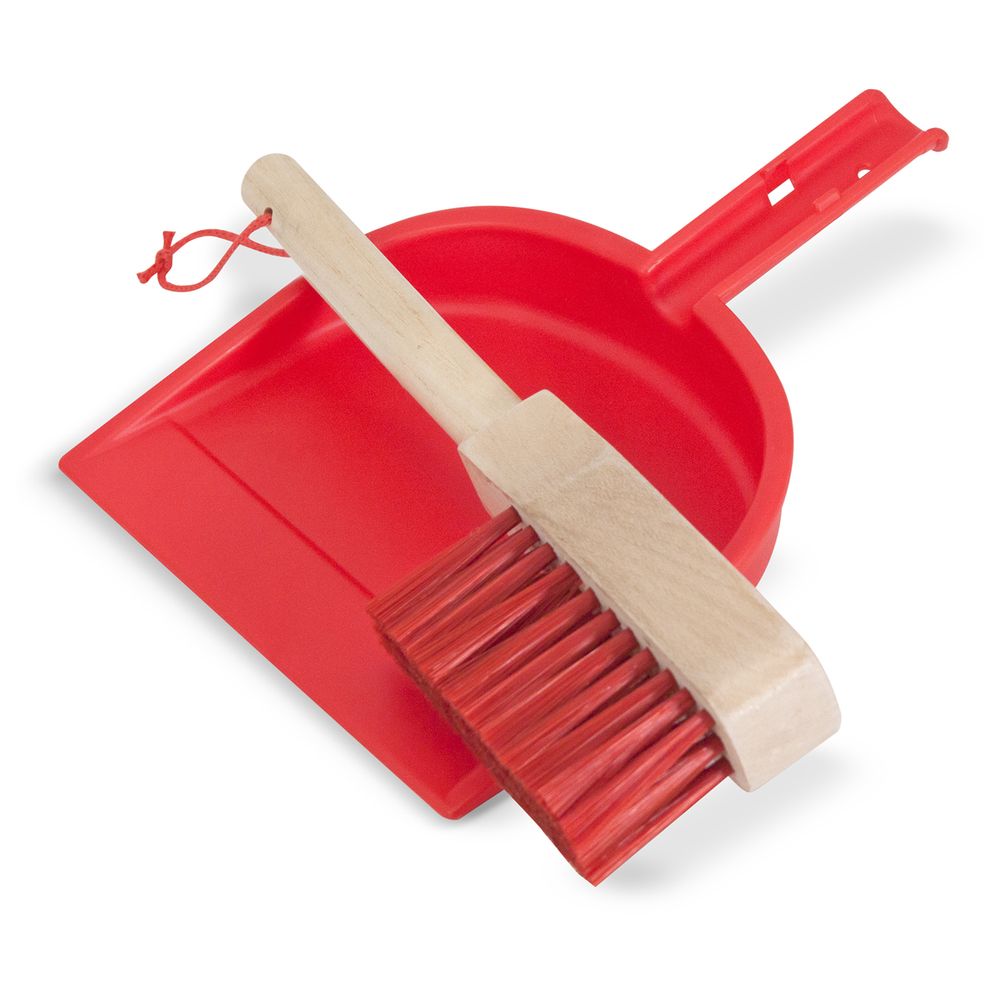 مجموعة ألعاب ميليسا آند دوغ: تنظيف الغبار! الكنس! المسح! (ست قطع)