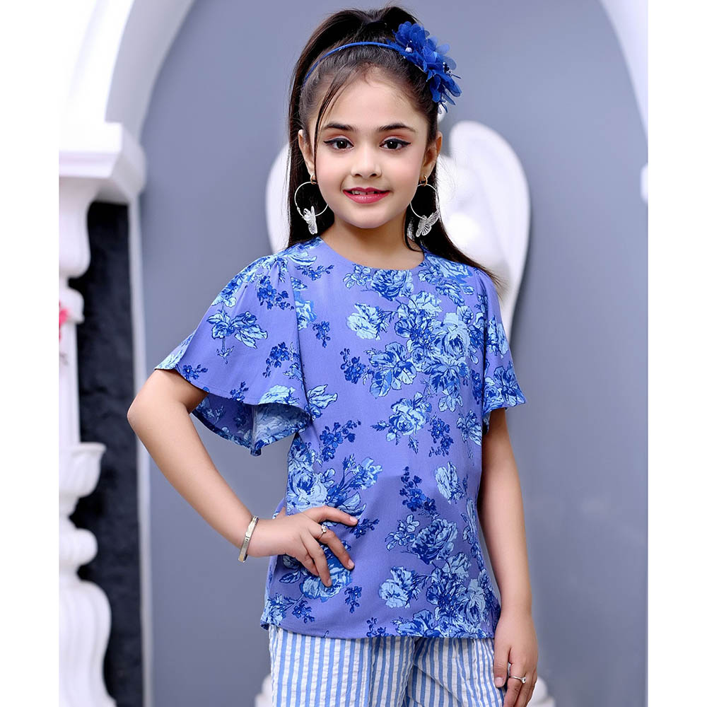 نيكسجين غيرلز - بلوزة مطبوعة وأكمام واسعة للبنات - أزرق