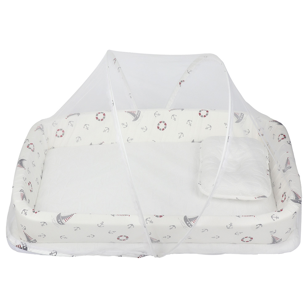 وايت&غراي- سرير أطفال ببطانة ناعمة من مادة التينسيل- قوارب