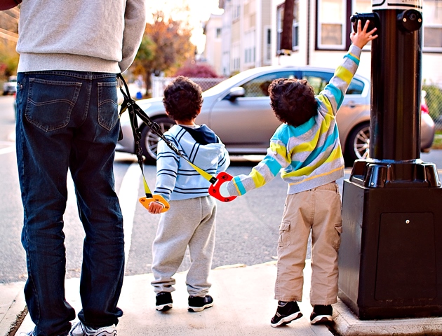 هولد أون هاندلز مقبض بلاستيكي مزدوج لمسك الأطفال