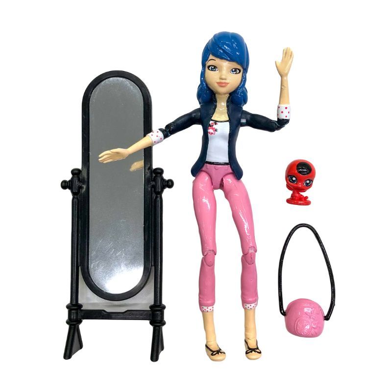 Miraculous Mission Accomplished Ladybug and Cat Noir Doll Playset, 4 Pieces