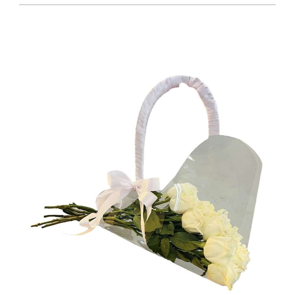 باقة زهور الورد الأبيض الفاخرة من RR Luxury Flowers