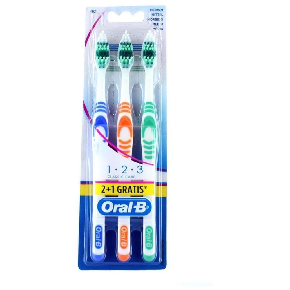 Oral-B - Classic Toothbrush Medium - Multicolor - 3 Pcs