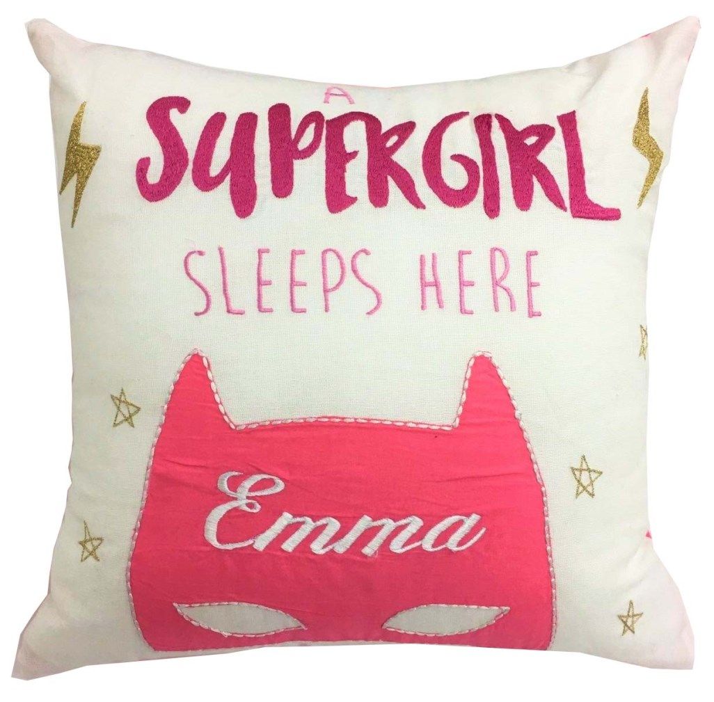ليتل ويست ستريت - وسادة قابلة للتخصيص - Supergirl Sleeps Here 