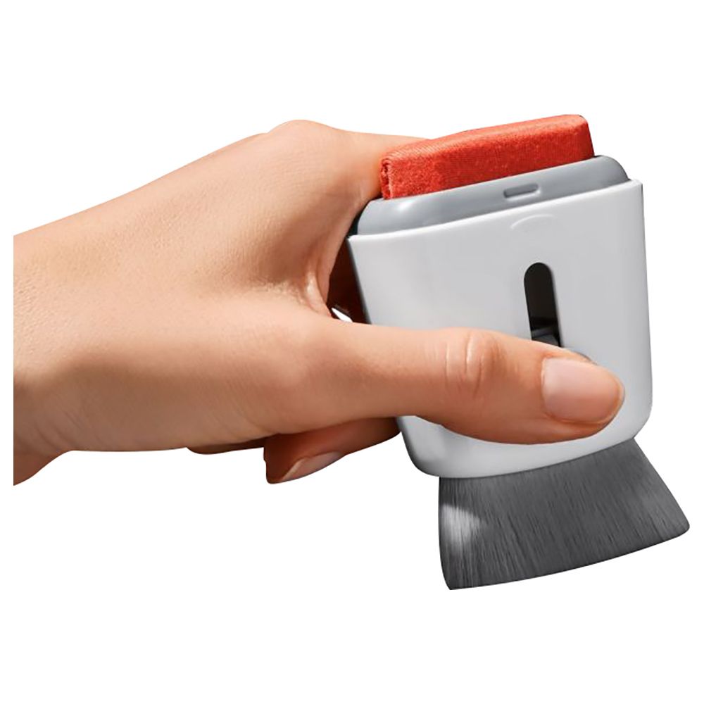OXO Good Grips - Sweep And Swipe Laptop Cleaner