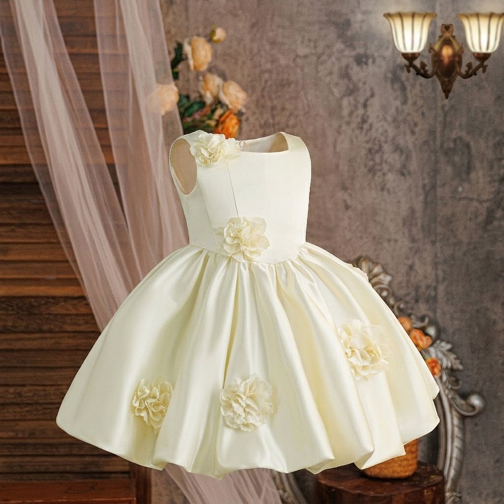 Sugar Rush - Sleeveless Flower Appliqued Party Dress - White