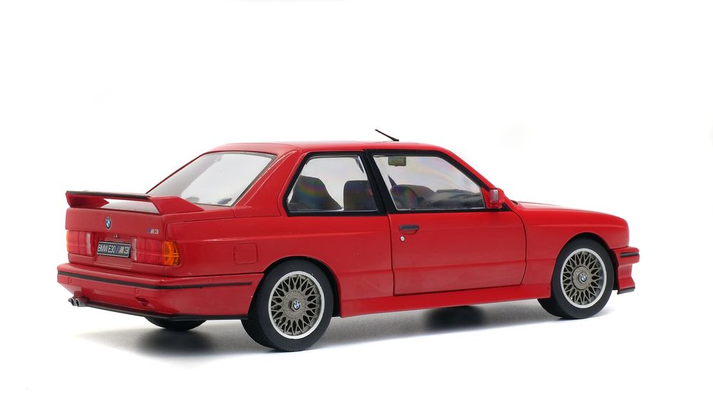 سوليدو - سيارة بي إم دبليو E30 M3 موديل 1986 دايكاست - أحمر