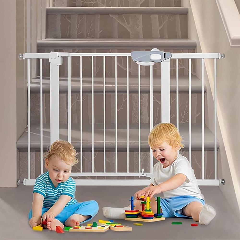 Star Babies - Auto Close Baby Safety Gate - 75-84 cm