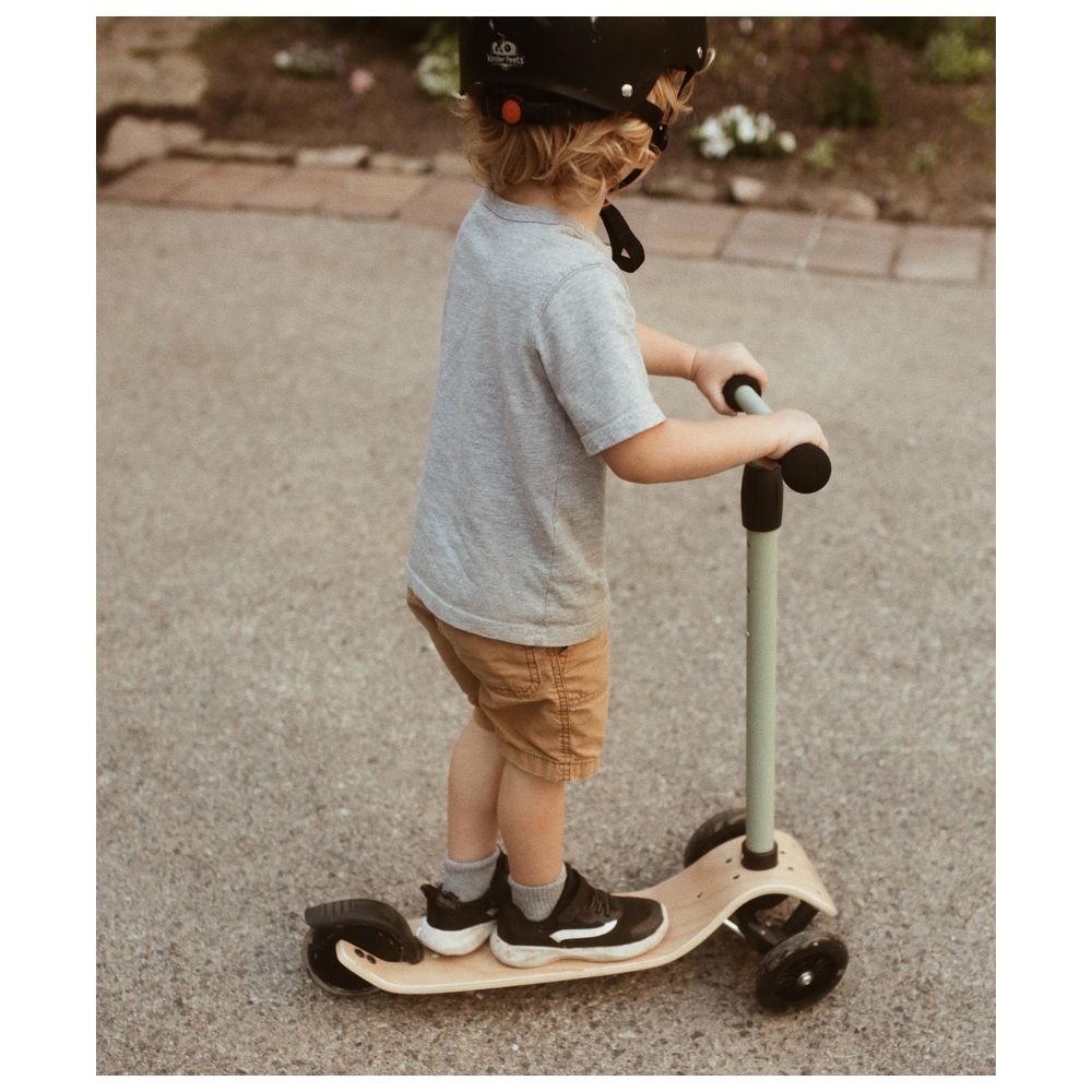 Kinderfeets - Wooden Kinder Scooter With Helmet - Matte Silver/Sage