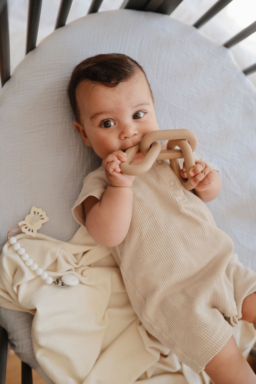 Mushie - Links Teether - Natural