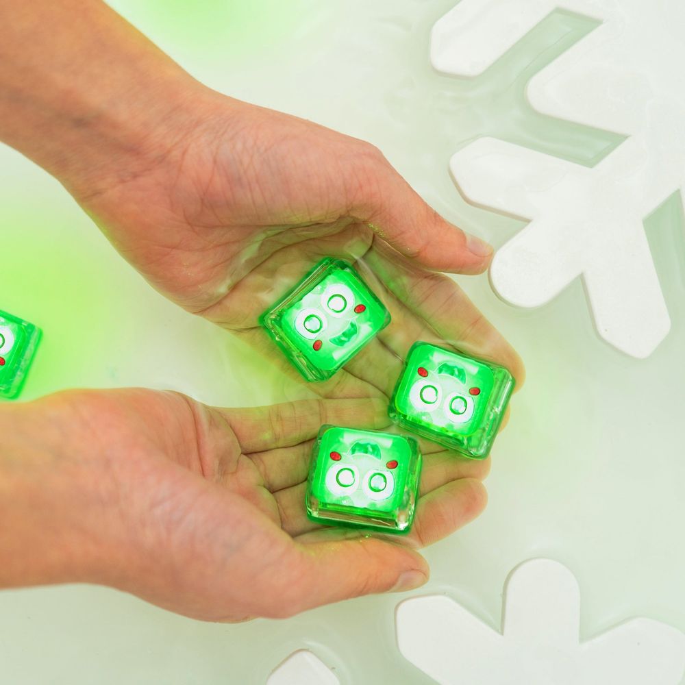 Glo Pals - Christmas light up baby & kids bath toys glow cubes - Green - 4 Pcs