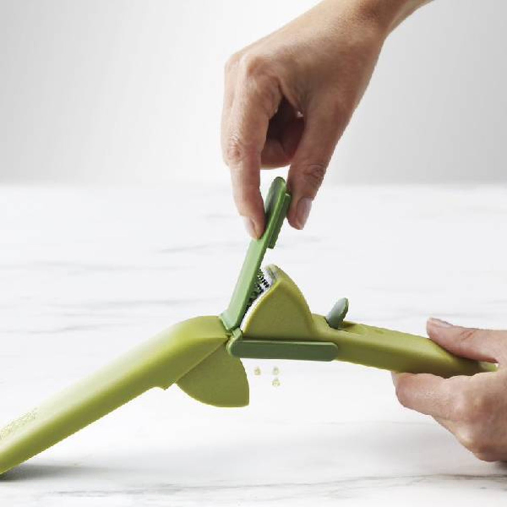 Joseph Joseph - CleanForce Garlic Press - Green