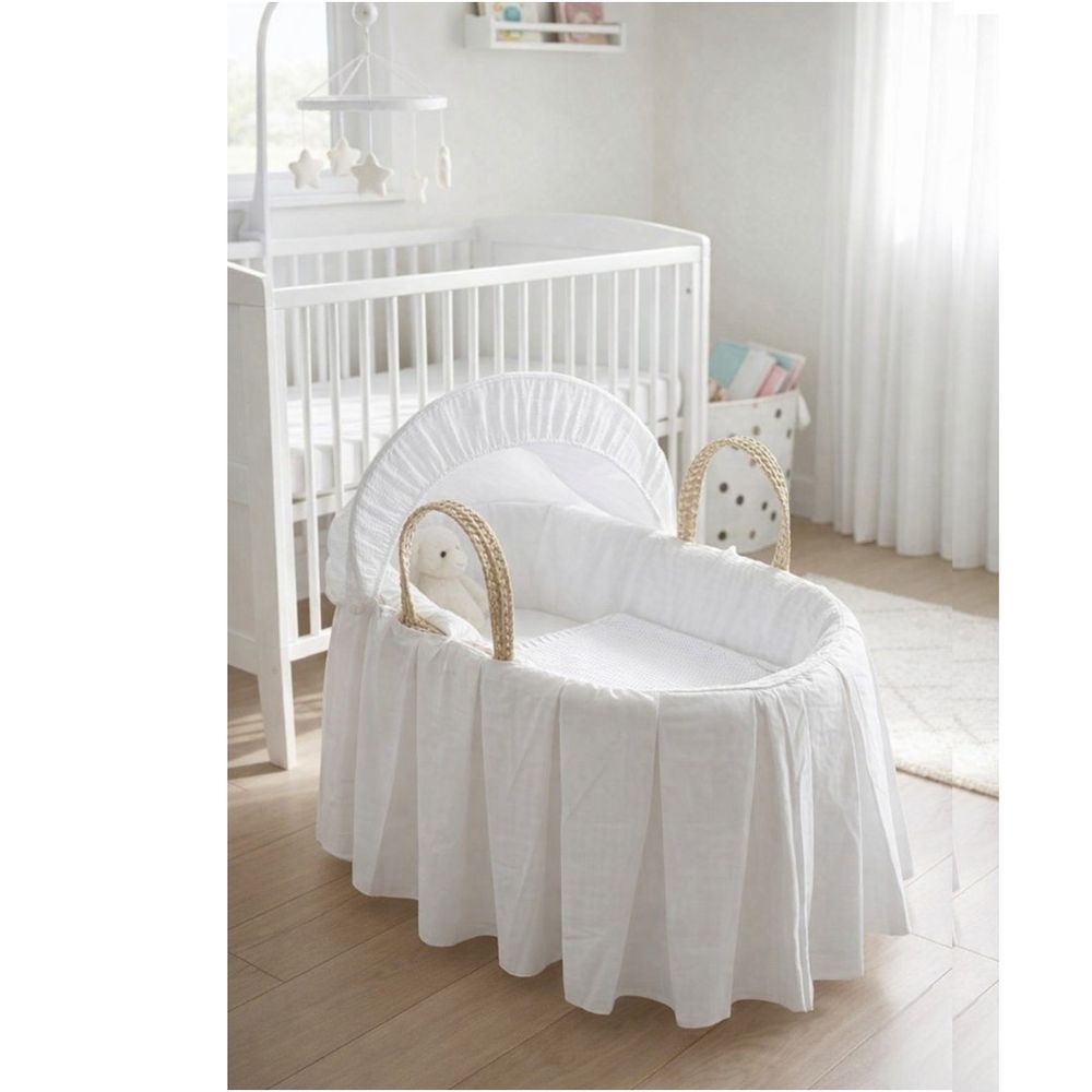 Kinder Valley - Aura Moses Basket With Natural Folding Stand - White